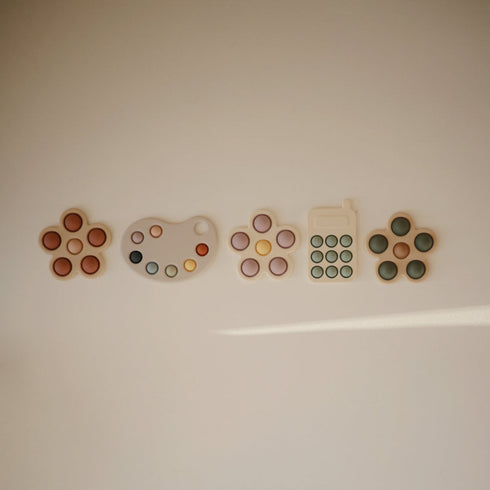 Mushie Paint Palette Press Toy