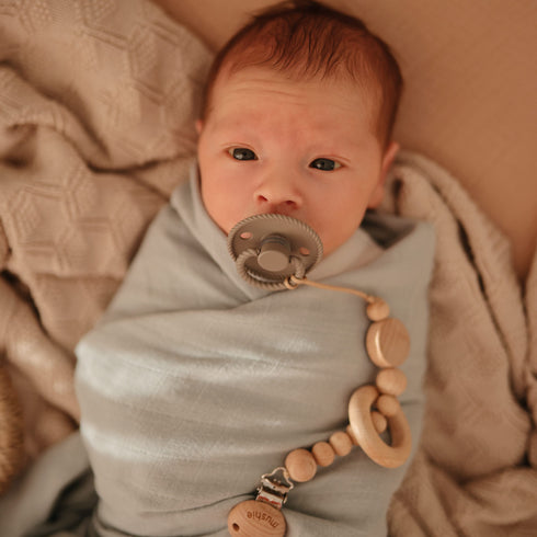 Mushie Silicone Pacifier Clip | Mila